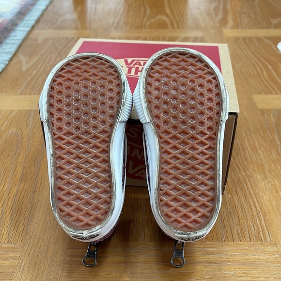 Size 5 toddle pink glitter sneaker - Picture 3 of 3